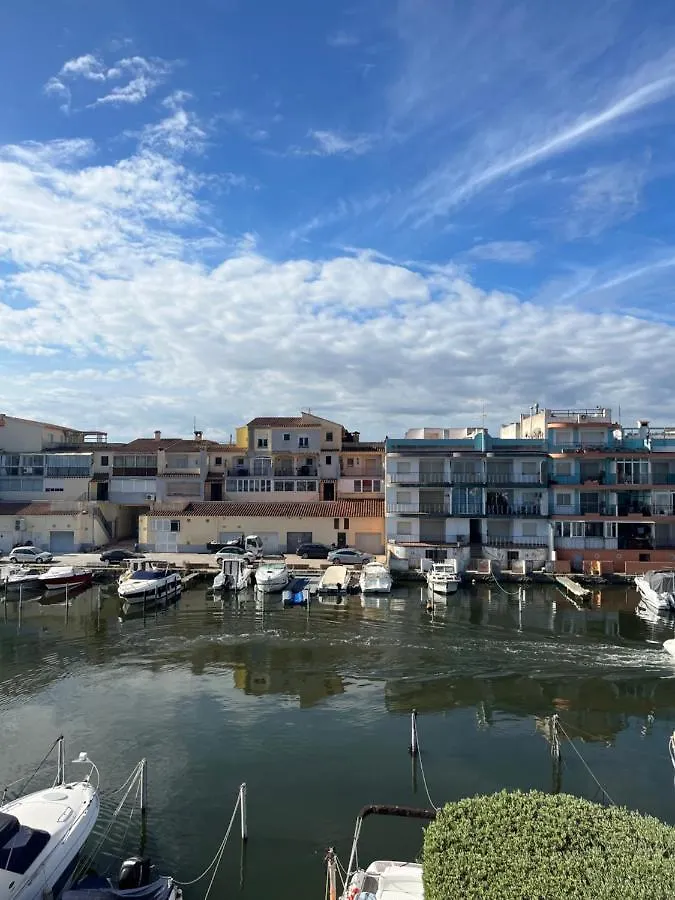 Acogedor Apartamento Con Vistas Al Canal Empuriabrava Apartman